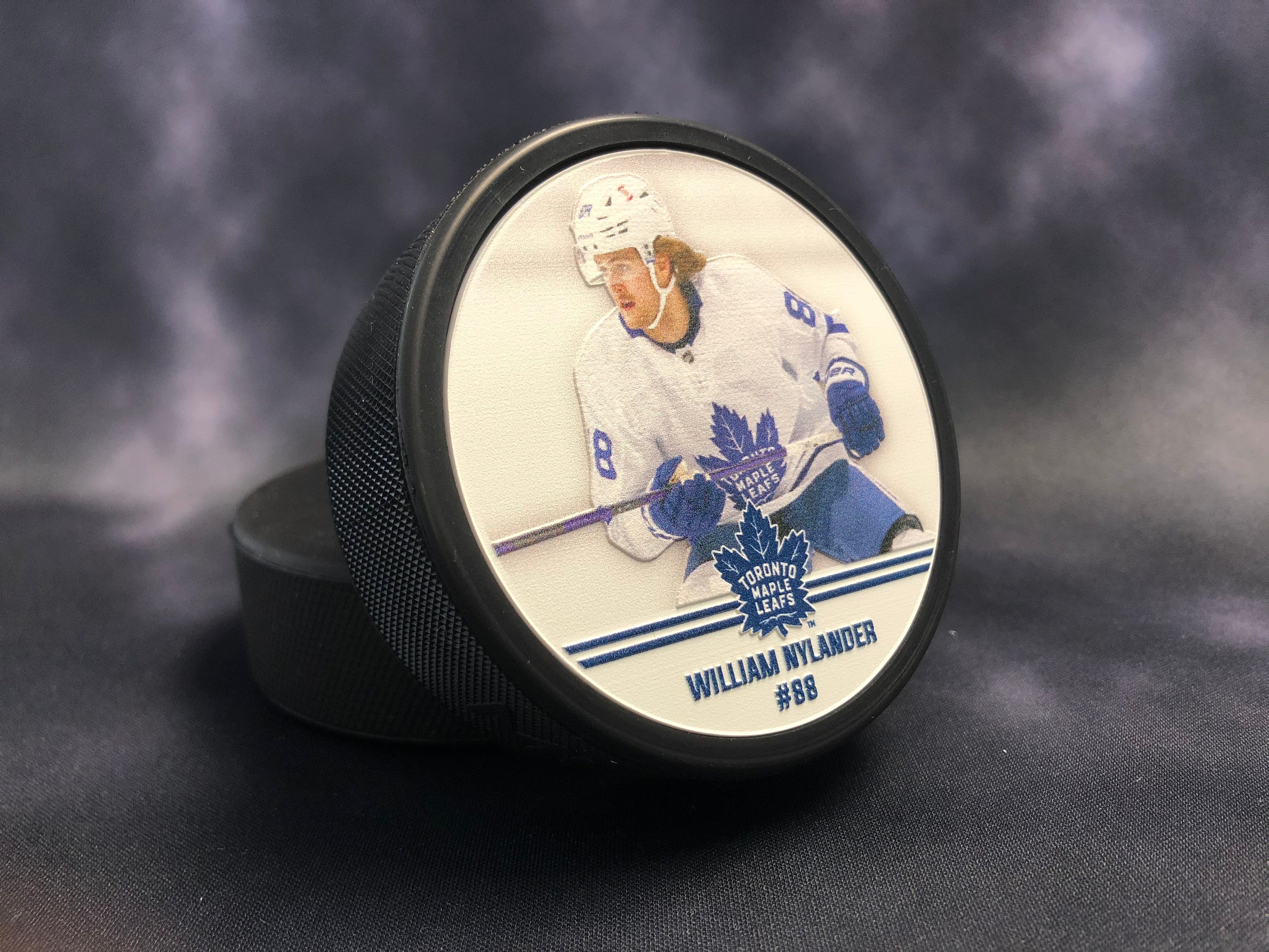 Maple Leafs Nylander Puck